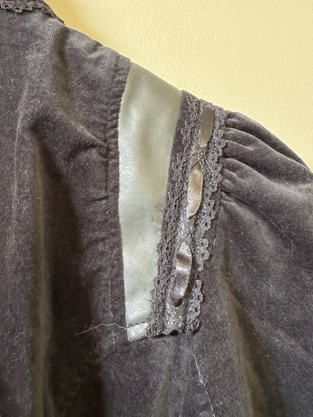Blacklist Lip Service Lost Velvet empire blazer black jacket - Picture 12 of 14